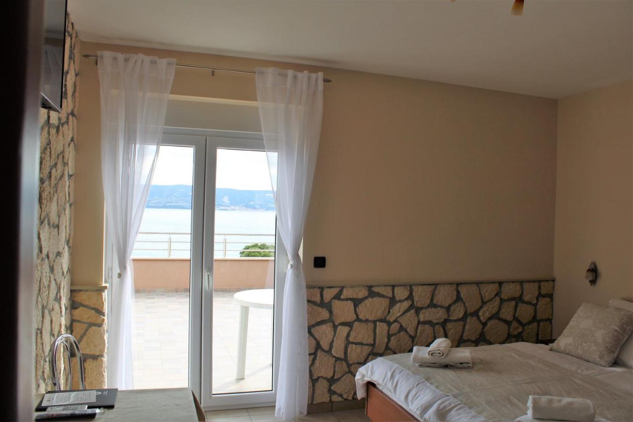 Dalmacija Bed & Breakfast Omis Bagian luar foto