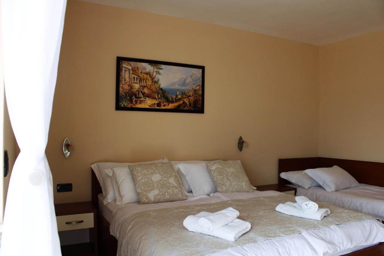Dalmacija Bed & Breakfast Omis Bagian luar foto