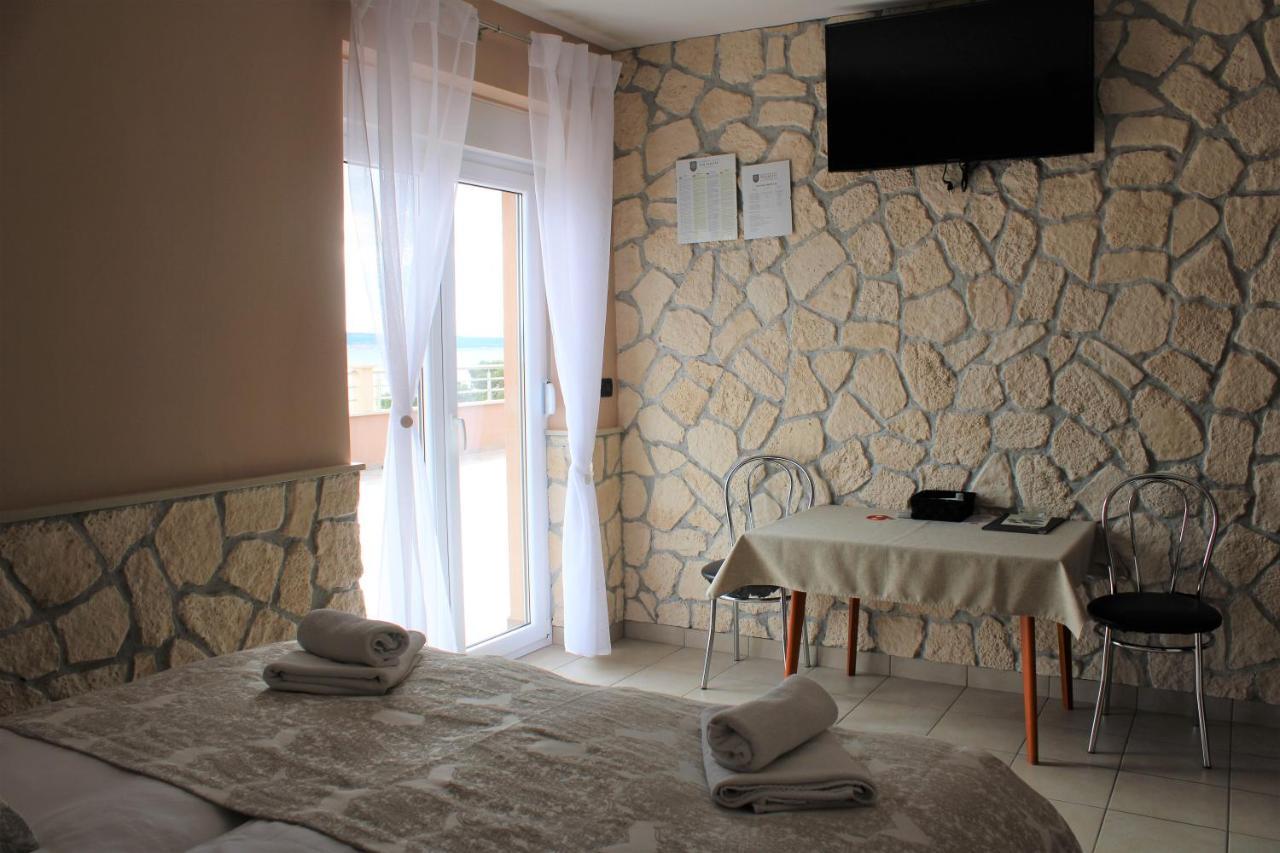 Dalmacija Bed & Breakfast Omis Bagian luar foto