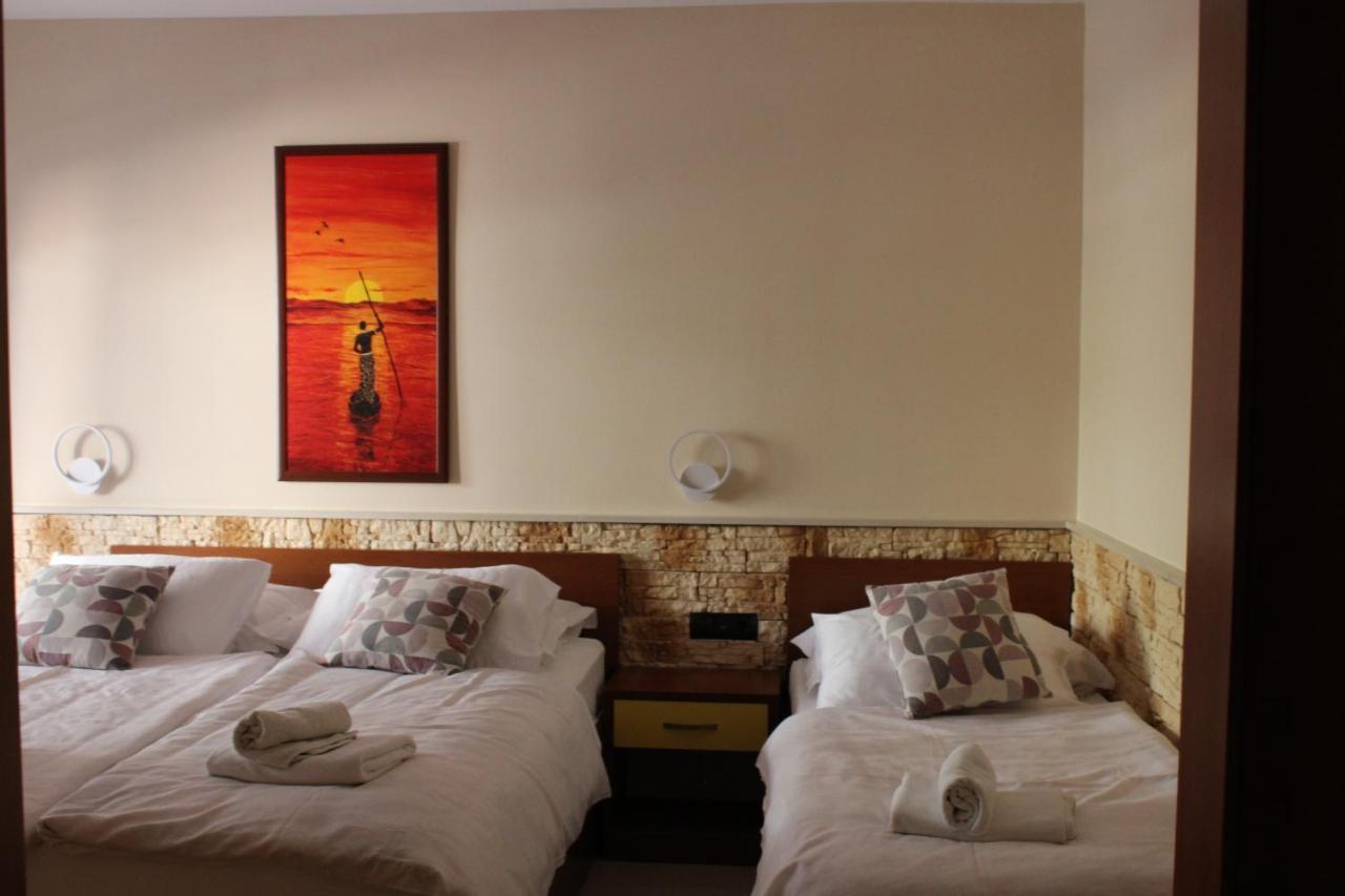 Dalmacija Bed & Breakfast Omis Bagian luar foto