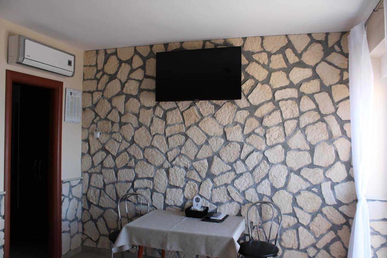 Dalmacija Bed & Breakfast Omis Bagian luar foto