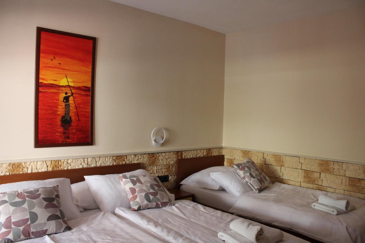 Dalmacija Bed & Breakfast Omis Bagian luar foto