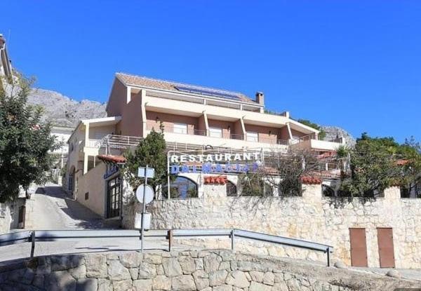 Dalmacija Bed & Breakfast Omis Bagian luar foto