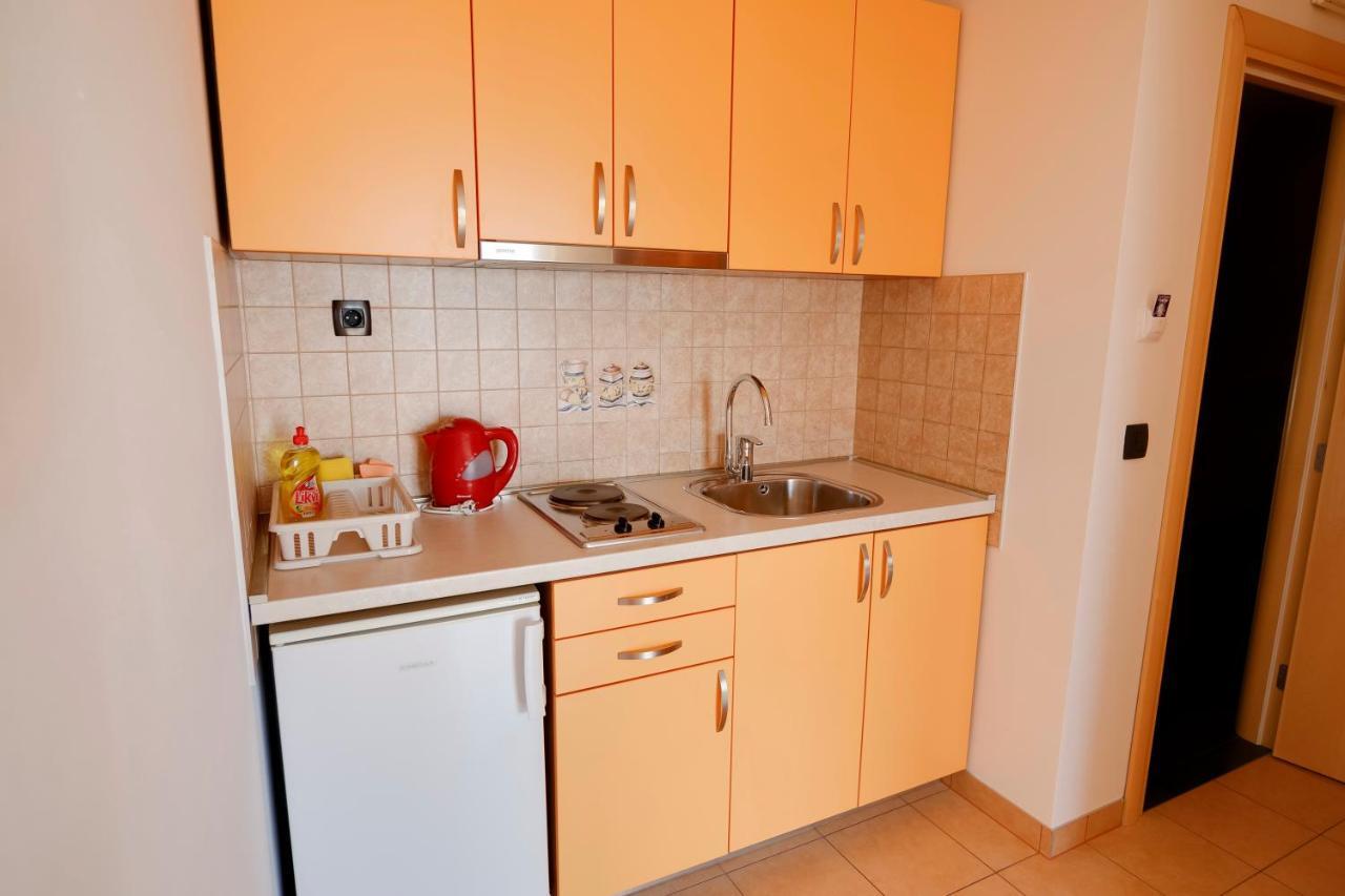 Dalmacija Bed & Breakfast Omis Bagian luar foto