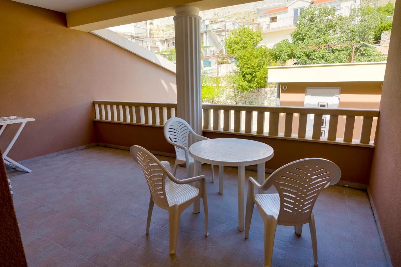 Dalmacija Bed & Breakfast Omis Bagian luar foto