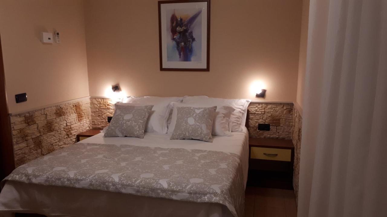 Dalmacija Bed & Breakfast Omis Bagian luar foto