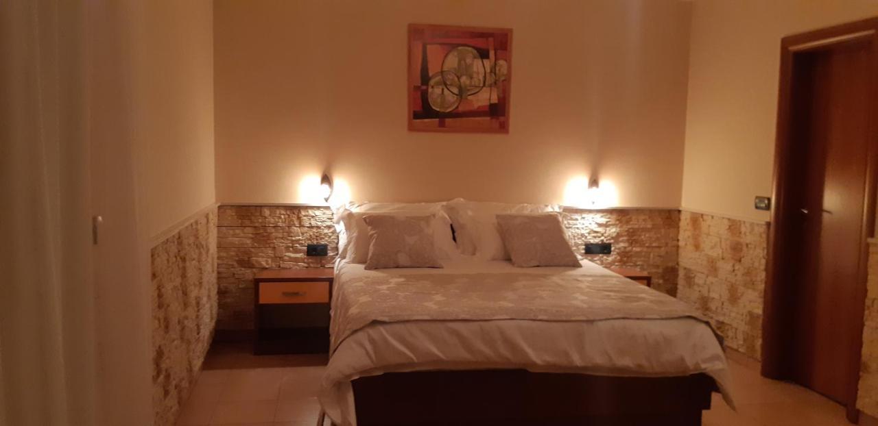 Dalmacija Bed & Breakfast Omis Bagian luar foto